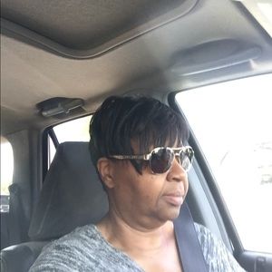 Meet your Posher, Linda